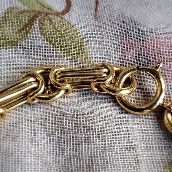 Brilliant Gold Tone Heavy Link Modern Dual Paper Clip Industrial Chain Bracelet - Picture 6 of 7